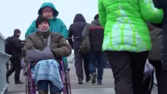 Щодна міст у Станиці Луганській перетинають 10 тис. людей