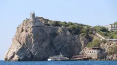 Крим, гніздо ластівки