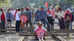 ငွေကြေးအခက်အခဲကြောင့် ရက်ပိုင်းအတွင်း CDM ပယ်ဖျက်သွားသူ ရာချီရှိနေပြီလို့ဆို