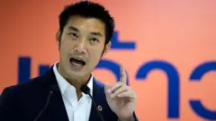 ธนาธร จึงรุ่งเรืองกิจ