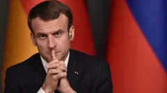 మేక్రాన్