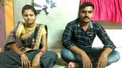 अधिक महिन्यात धोंड्याचं जेवण आणि त्याबरोबर जावयाला वाण द्यायची पद्धत आहे.