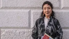 63歲的嚴歌苓是在中國有著相當名氣的作家與編劇。