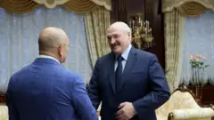 Нардеп "Слуги народу" зустрівся з Лукашенком. У партії відреагували