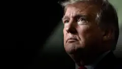 "Empat tahun terakhir, Amerika Serikat memiliki presiden yang menodai demokrasi di negara ini," kata. Joe Biden dalam pidatonya setelah massa pendukung Trump 'menyerang' Capitol.