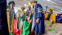 Esther Modupe bọ Gomina lọwọ