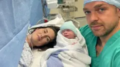 Lois Walker após parto cesárea