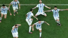 Qatar 2022: Cuối cùng Messi lên ngôi vương