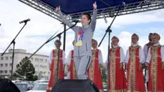 Олимпийская чемпионка на сцене