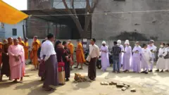 पर्यटक
