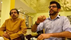उद्धव ठाकरे आदित्य ठाकरे