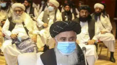 مذاکرات طالبان با دولت افغانستان: عبدالله عبدالله می‌گوید انتظاراتان را با واقعیات تنظیم کنید