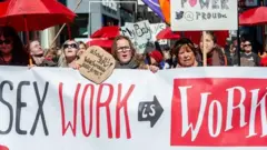 સેક્સ વર્કના સમર્થનમાં ઉતરેલી મહિલાઓ