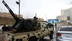 Le premier ministre libyen a "souligné par ailleurs l'extrême nécessité de lever le blocus des sites pétroliers