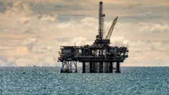 Нефтяная платформа в США