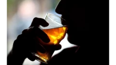 Чоловік з келихом