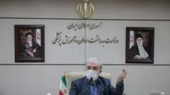وزیر بهداشت ایران عملکرد آیت الله خامنه ای در برابر ویروس کرونا را ستوده و گفته او "برای کوچک ترین مسائل درون بیت، هم مصلحت اندیشی می کند"