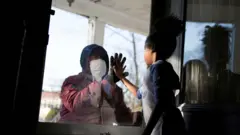 Abbaan intala isaa yeroo karaa of ilaalee nagaa gaafatu