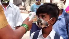 ఏపీ: బడికి పంపాలంటే భయం, పంపకపోతే దిగులు