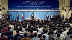 منتقدان آیت‌الله خامنه‌ای در خطر زندان و محدودیت‌های اجتماعی