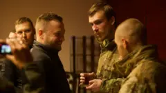 Андрей Ермак и освобожденные "азовцы"
