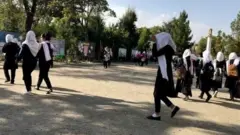 د افغانستان ښوونځي نجونې