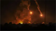 Flash bombs dropped by Israeli military on Gaza, 8 November