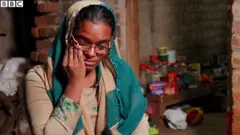 కన్నీరు పెడుతున్న మహిళ