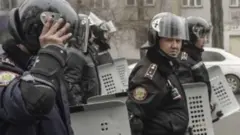 "Прибыли солдаты и открыли огонь". События в Казахстане глазами очевидцев