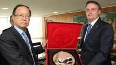 Presidente da Huawei no Brasil em encontro com Bolsonaro