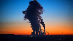 الهواء الملوث يتسبب بوفاة 7 ملايين شخص كل عام حول العالم. لمواجهة هذه المشكلة، في تايوان تم ابتكار نظاماً متطوراً لمراقبة جودة الهواء.