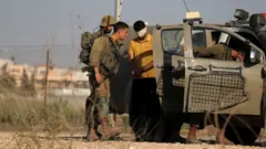Humnootni Israa'el Israa'elii fi West Baanki keessatti daandii cufuun hidhamtootni Paalestaayin miliqan akka gara Joordaanitti hin imalle godhan
