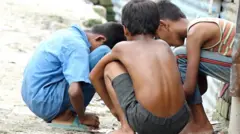 স্কুল বন্ধ থাকায় অলস দিন কাটছে শিশুদের