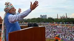 નરેન્દ્ર મોદી, લાલ કિલ્લા