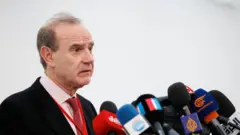 مورا پیش از سفر به واشنگتن به تهران رفته بود