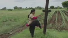 లైన్ ఉమన్