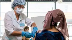 Россияда мигрантларни эмлаш жараёни