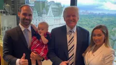 Eduardo Bolsonaro besucht den ehemaligen amerikanischen Präsidenten Donald Trump