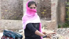 महिला