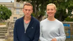 Алексей Навальный с женой Юлией
