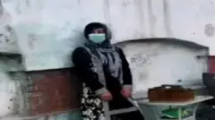 وزارت داخله اعلام کرده که دختر عسل فروش کابل را استخدام کرده تا صدای زنان و کودکانی باشد که مورد آزار و اذیت خیابانی واقع می‌شوند