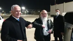 بنیامین نتانیاهو، نخست وزیر اسرائیل به استقبال جاناتان پولارد رفت
