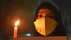 కొవ్వొత్తుల ప్రదర్శన