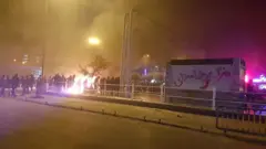 اعتراضات به افزایش قیمت بنزین در شامگاه شنبه ۲۵ آبان