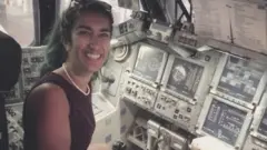 يقابل نسيم رمضان مهندسة أنظمة في وكالة ناسا لعبت دوراً مهماً في نجاح هبوط مركبة الفضاء بيرسافيرنس روفر على سطح المريخ.