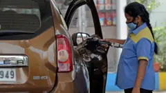 ਮਹਿਲਾ ਪੇਟਰੋਲ ਪੰਪ ਵਰਕਰ