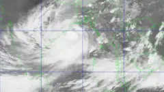 ঘূর্ণিঝড় ইয়াস-এর অবস্থানের সবশেষ স্যাটেলাইট চিত্র