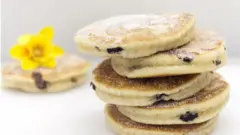 Плюшки с изюмом.