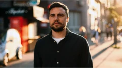 رجل في شارع