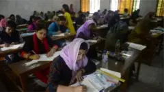 প্রায় দেড় বছর ধরে সরাসরি ক্লাস ও পরীক্ষা হচ্ছে না শিক্ষার্থীদের।